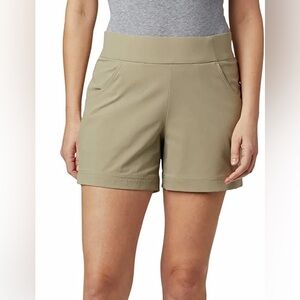 Columbia Women's Anytime Hiking Shorts size medium, women’s green fishing shorts